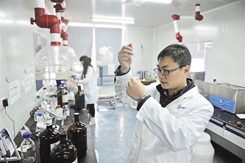 纤维状硅灰石的制备及在造纸中的应用